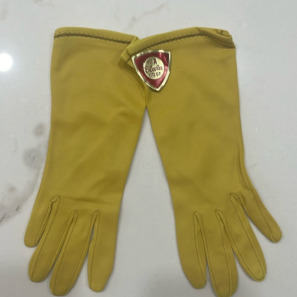 1960s vintage gloves - mustard yellow